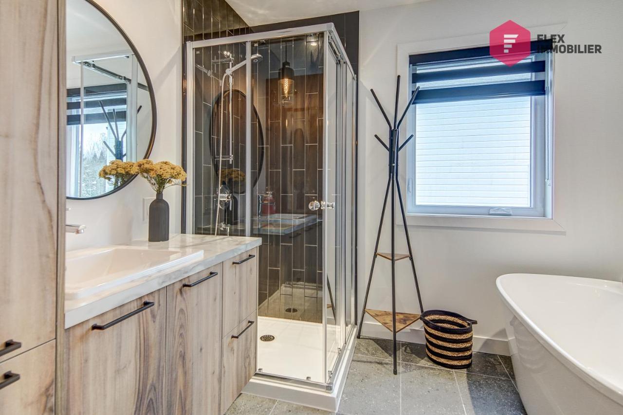 Вилла Le Blanc Bouleau De Portneuf / Private Hot Tub Pont-Rouge Экстерьер фото